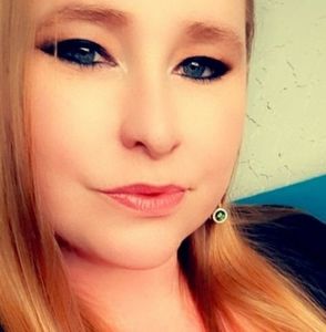 Meet your Posher, Holly